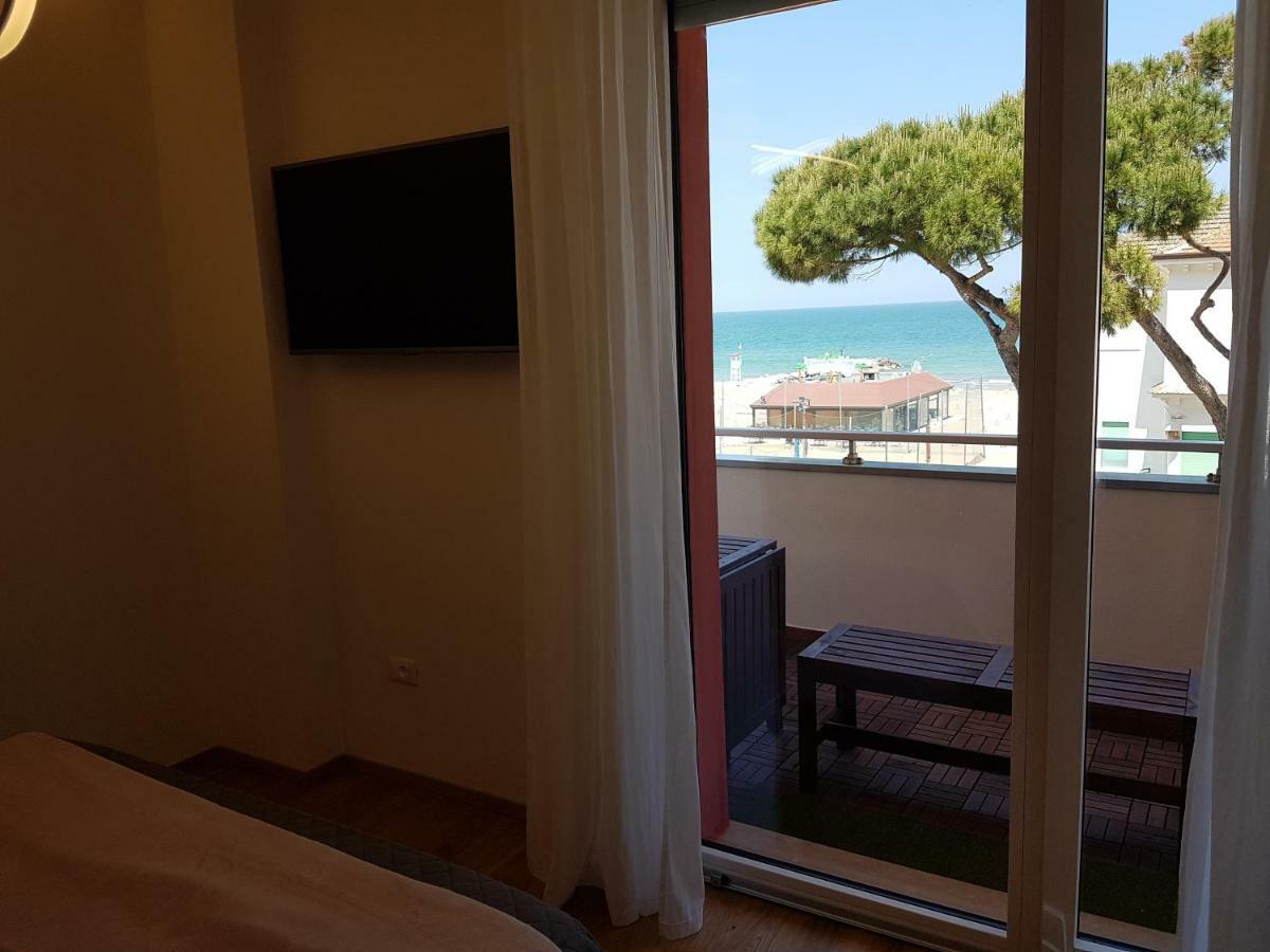 Crima Mare Luxury Apartment Misano Adriatico Bagian luar foto