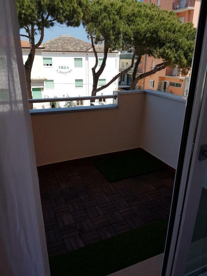 Crima Mare Luxury Apartment Misano Adriatico Bagian luar foto